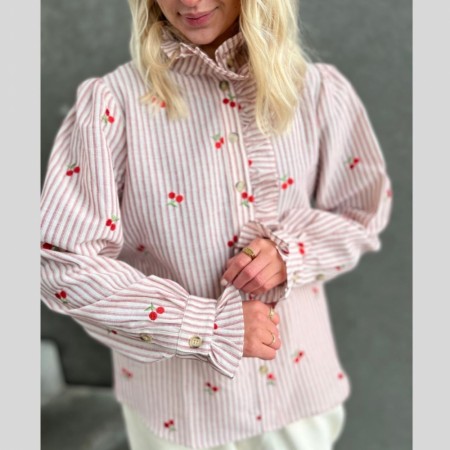Winter gardens shirt, off white/red, Stories from the atelier